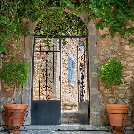 Nonna House *